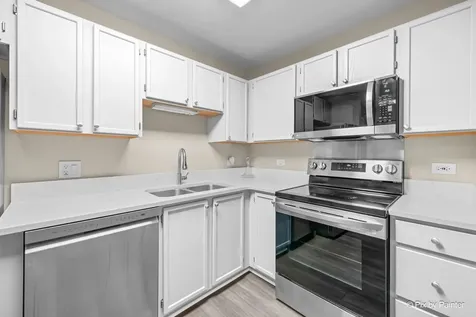 605 Barrington Avenue East Dundee IL 60118