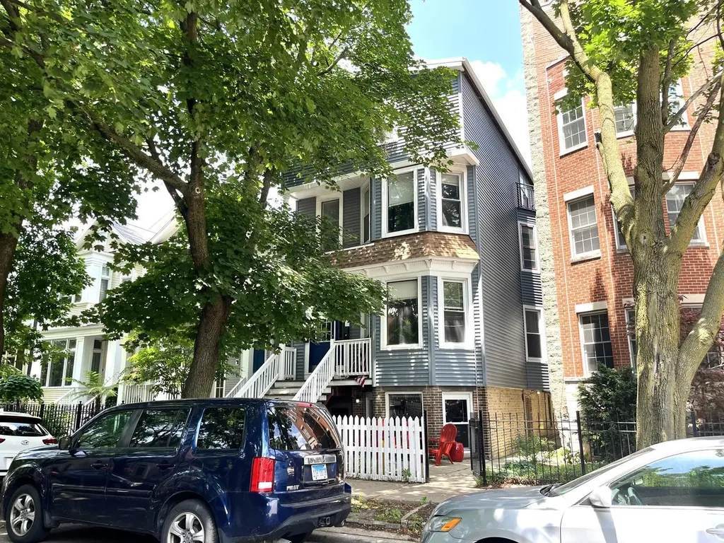 1416 West Wolfram Street Chicago IL 60657