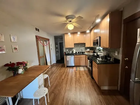 1416 West Wolfram Street Chicago IL 60657