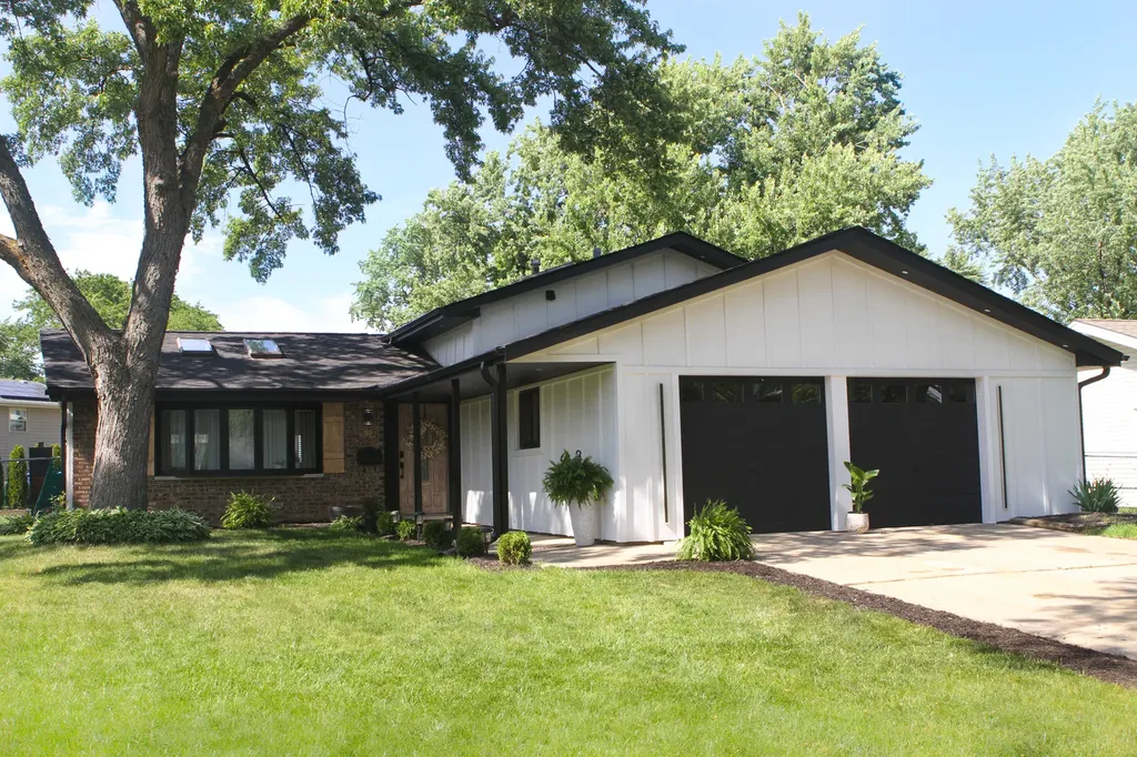 326 Milan Court Schaumburg IL 60193