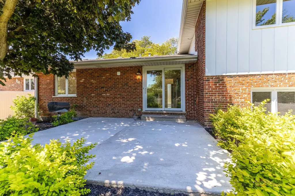 14739 Maple Avenue Orland Park IL 60462
