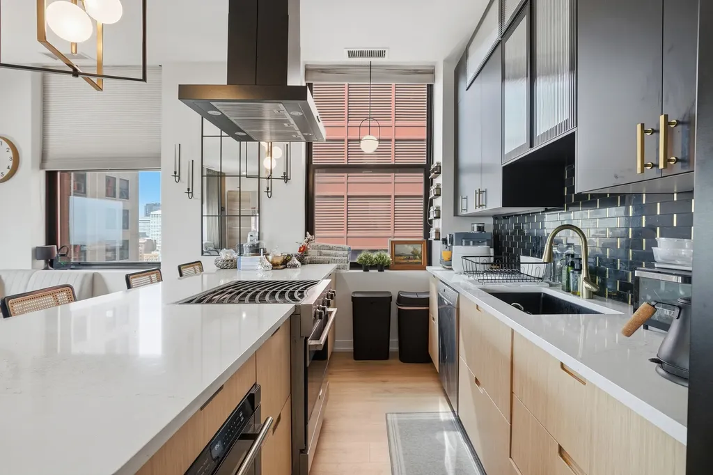 330 South Michigan Avenue Chicago IL 60604