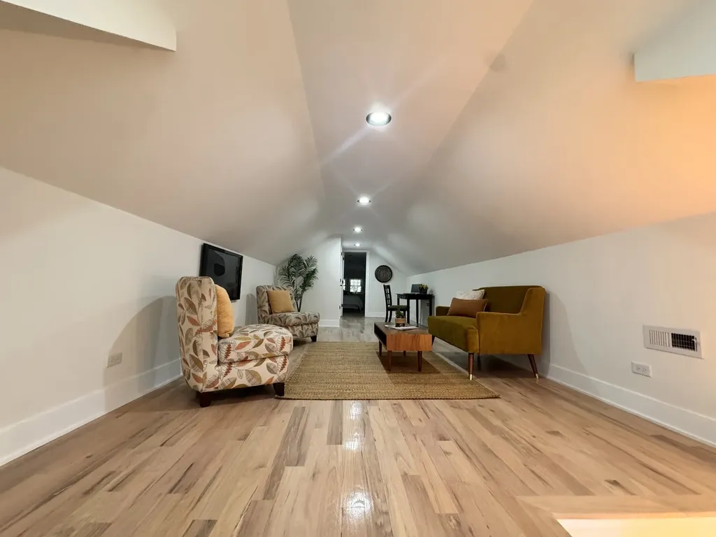 5218 West 55th Street Chicago IL 60638