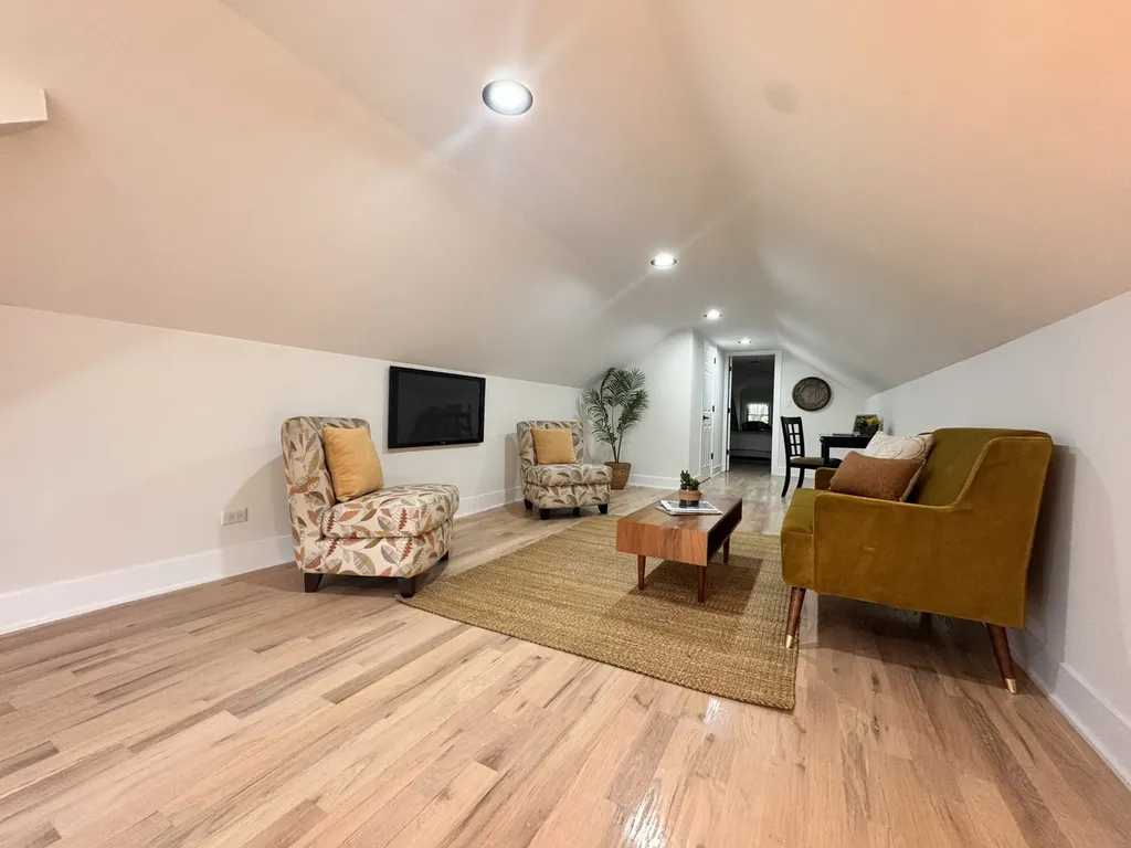 5218 West 55th Street Chicago IL 60638