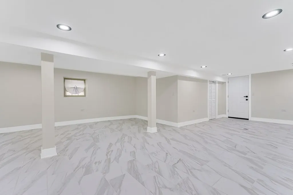 5218 West 55th Street Chicago IL 60638