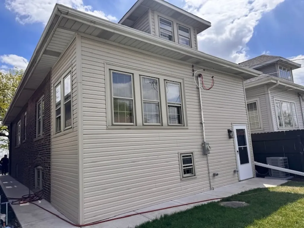 5218 West 55th Street Chicago IL 60638