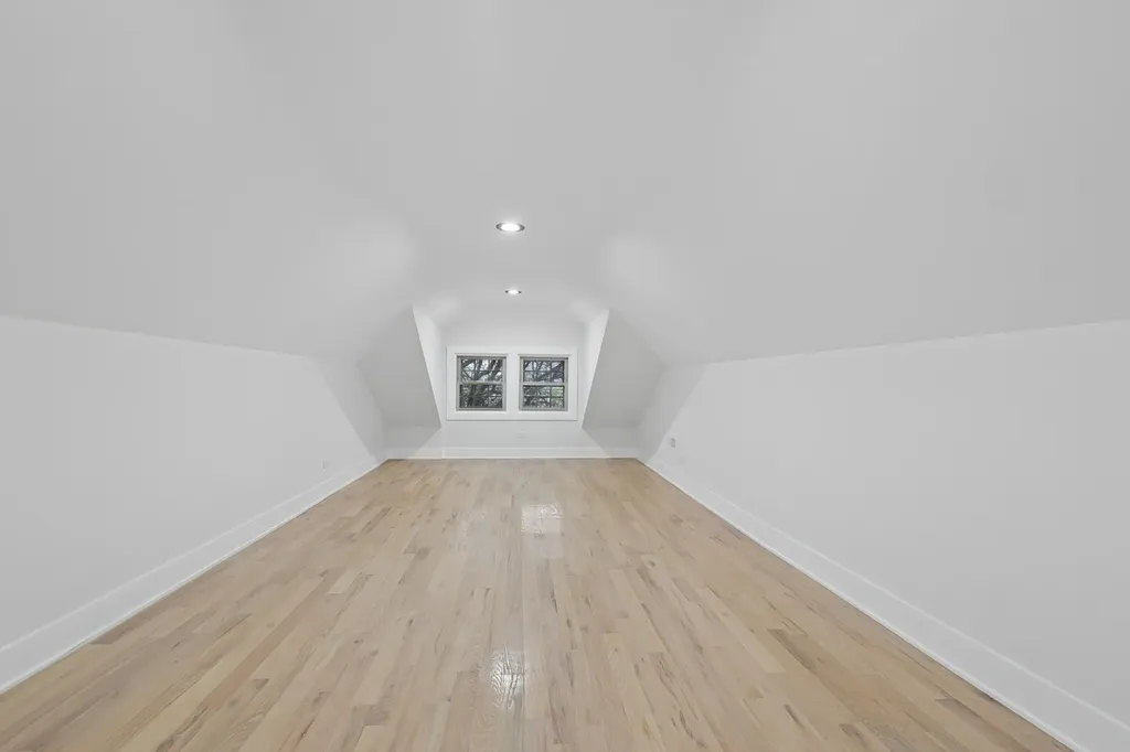 5218 West 55th Street Chicago IL 60638