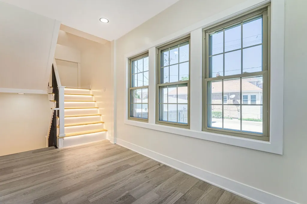 5218 West 55th Street Chicago IL 60638