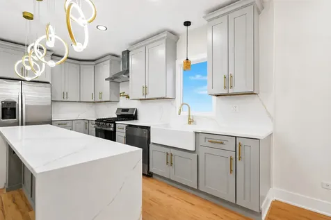 5218 West 55th Street Chicago IL 60638