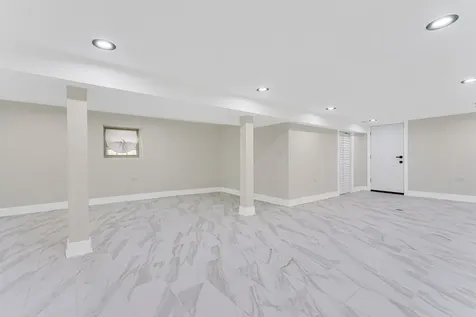 5218 West 55th Street Chicago IL 60638