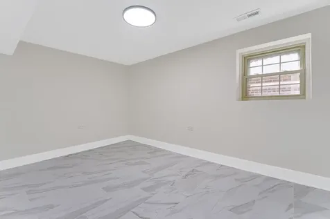 5218 West 55th Street Chicago IL 60638