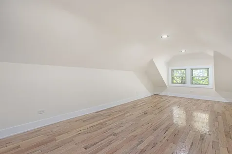 5218 West 55th Street Chicago IL 60638
