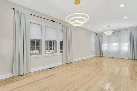 5218 West 55th Street Chicago IL 60638