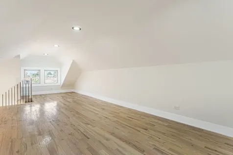 5218 West 55th Street Chicago IL 60638