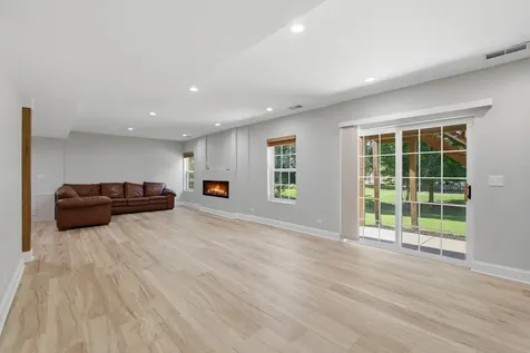 420 Chara Court Bartlett IL 60103
