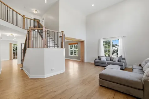 420 Chara Court Bartlett IL 60103