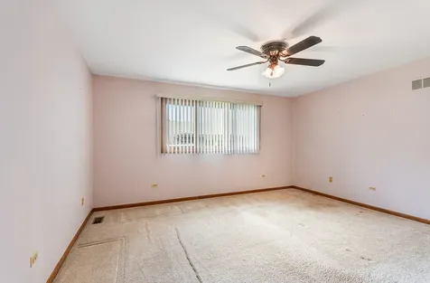 891 Young Street Lemont IL 60439