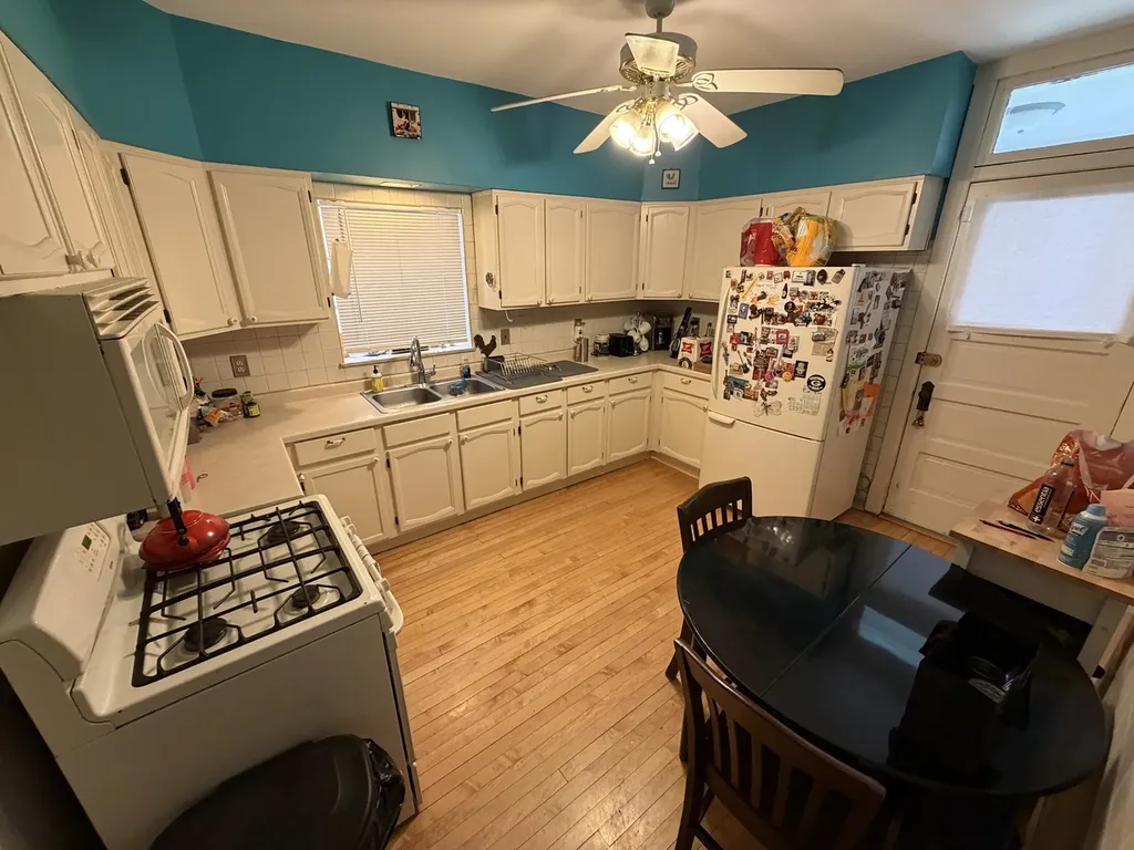 4136 West Cornelia Avenue Chicago IL 60641