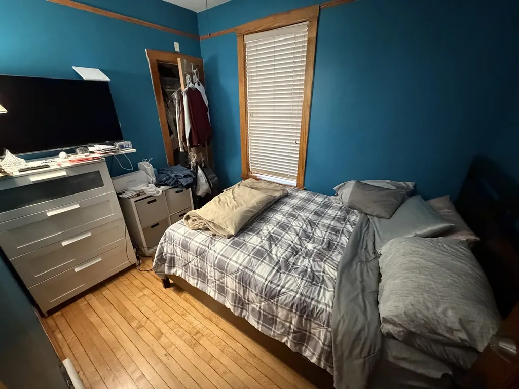 4136 West Cornelia Avenue Chicago IL 60641