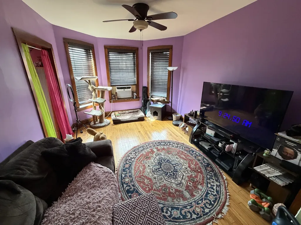 4136 West Cornelia Avenue Chicago IL 60641