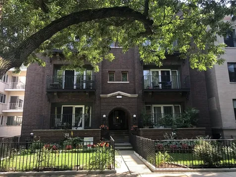 1101 West Pratt Boulevard Chicago IL 60626