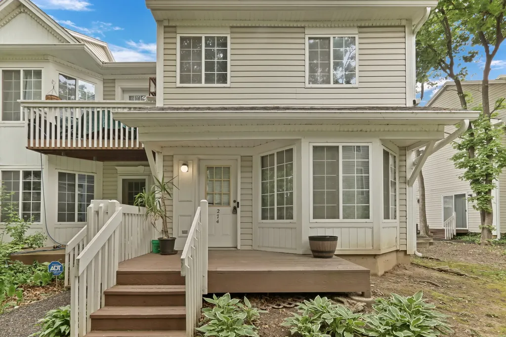 274 West Treehouse Lane Round Lake IL 60073