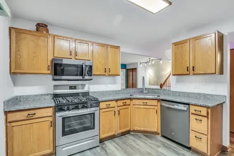 274 West Treehouse Lane Round Lake IL 60073
