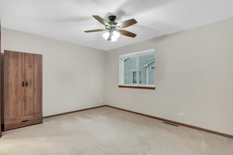 274 West Treehouse Lane Round Lake IL 60073