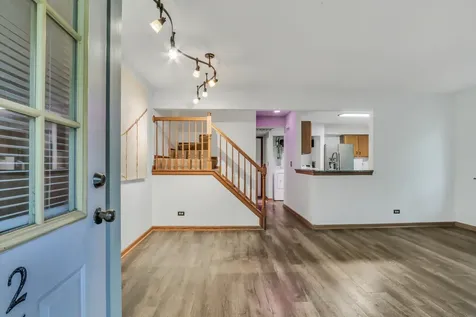 274 West Treehouse Lane Round Lake IL 60073