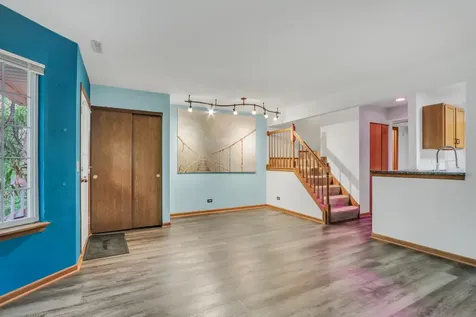 274 West Treehouse Lane Round Lake IL 60073