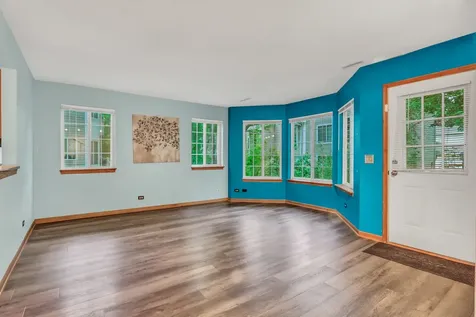 274 West Treehouse Lane Round Lake IL 60073