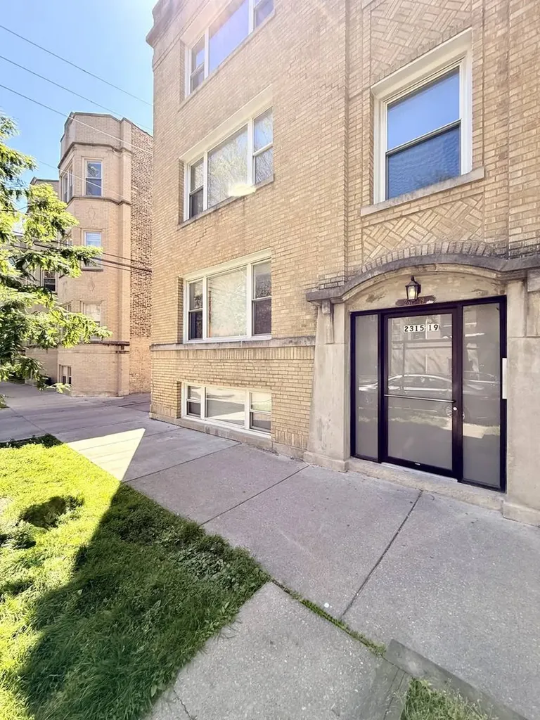 2315 West Rosemont Avenue Chicago IL 60659