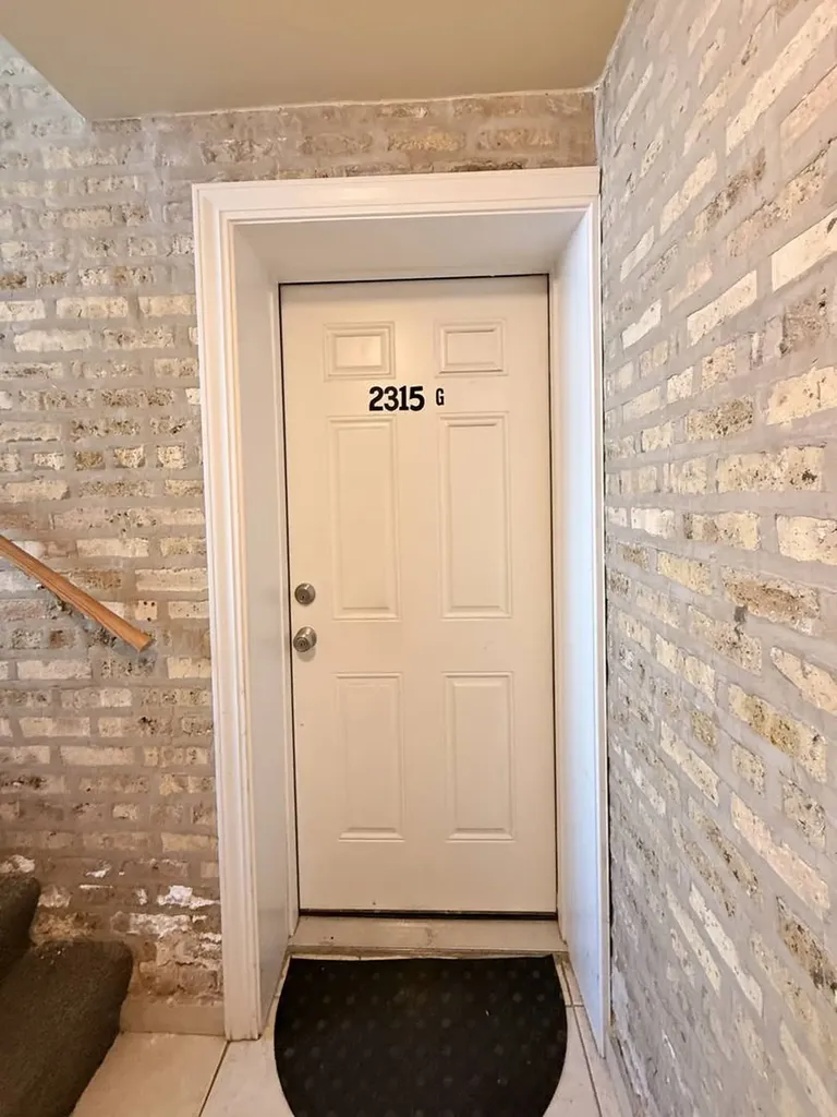 2315 West Rosemont Avenue Chicago IL 60659