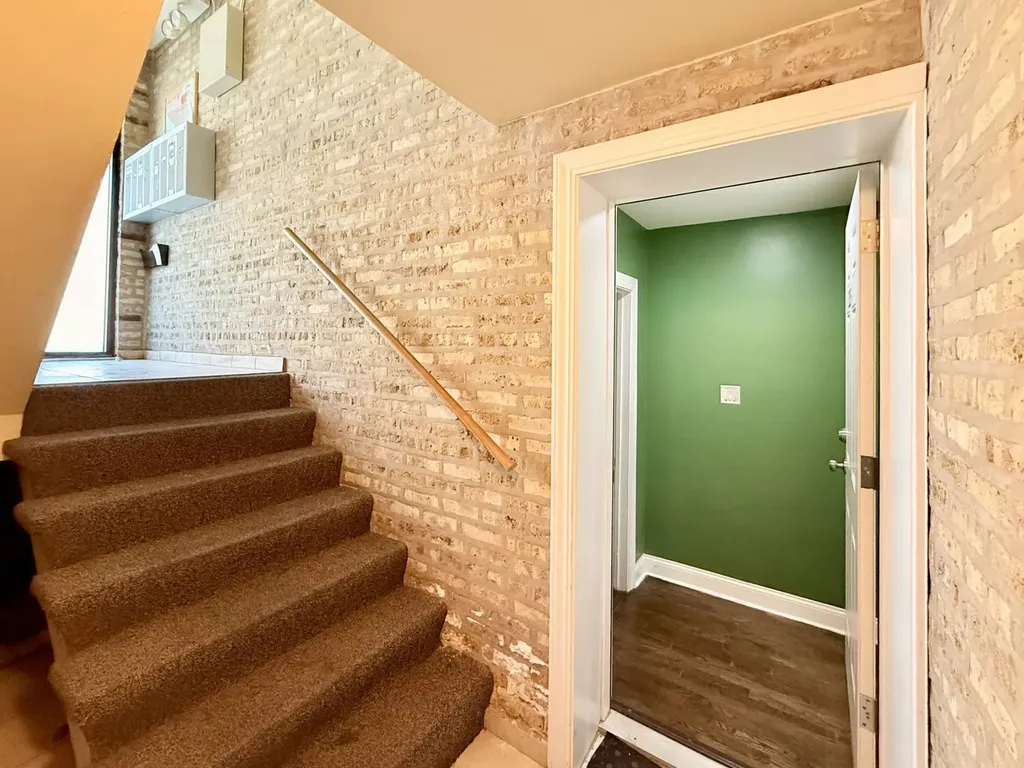 2315 West Rosemont Avenue Chicago IL 60659