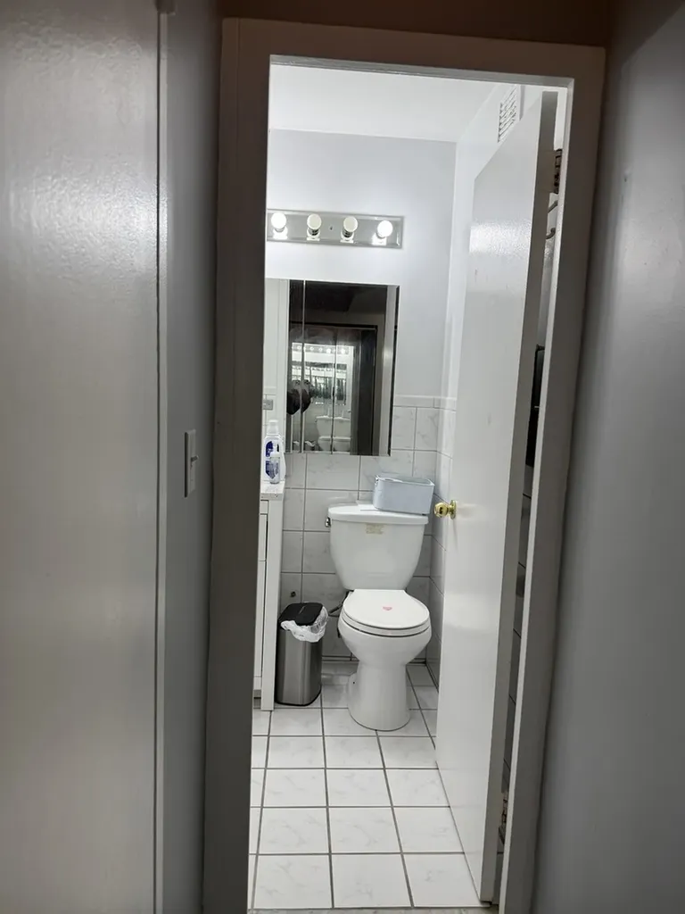 6301 North Sheridan Road Chicago IL 60660