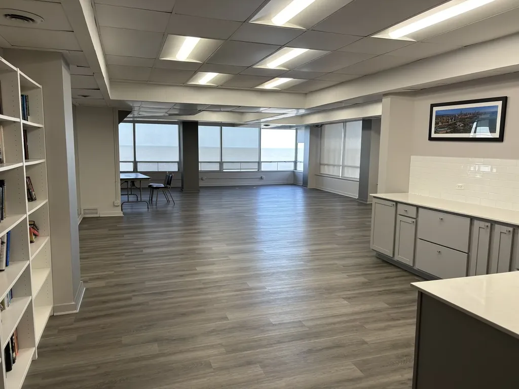 6301 North Sheridan Road Chicago IL 60660