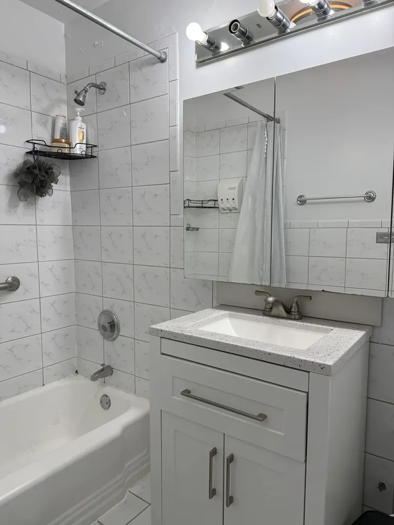 6301 North Sheridan Road Chicago IL 60660
