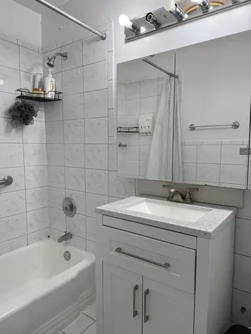 6301 North Sheridan Road Chicago IL 60660