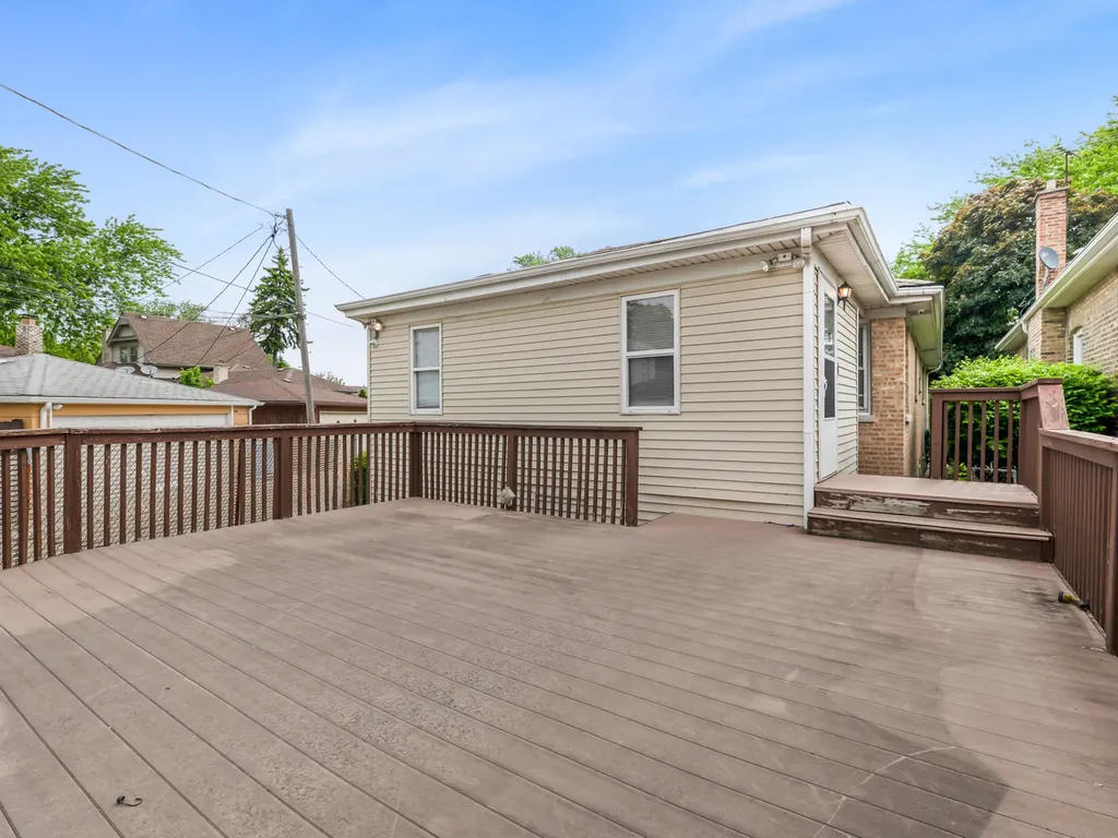 3860 North Oketo Avenue Chicago IL 60634