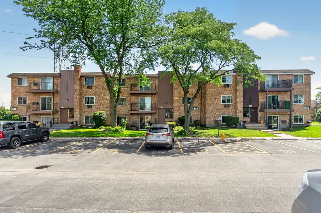 827 College Boulevard Addison IL 60101