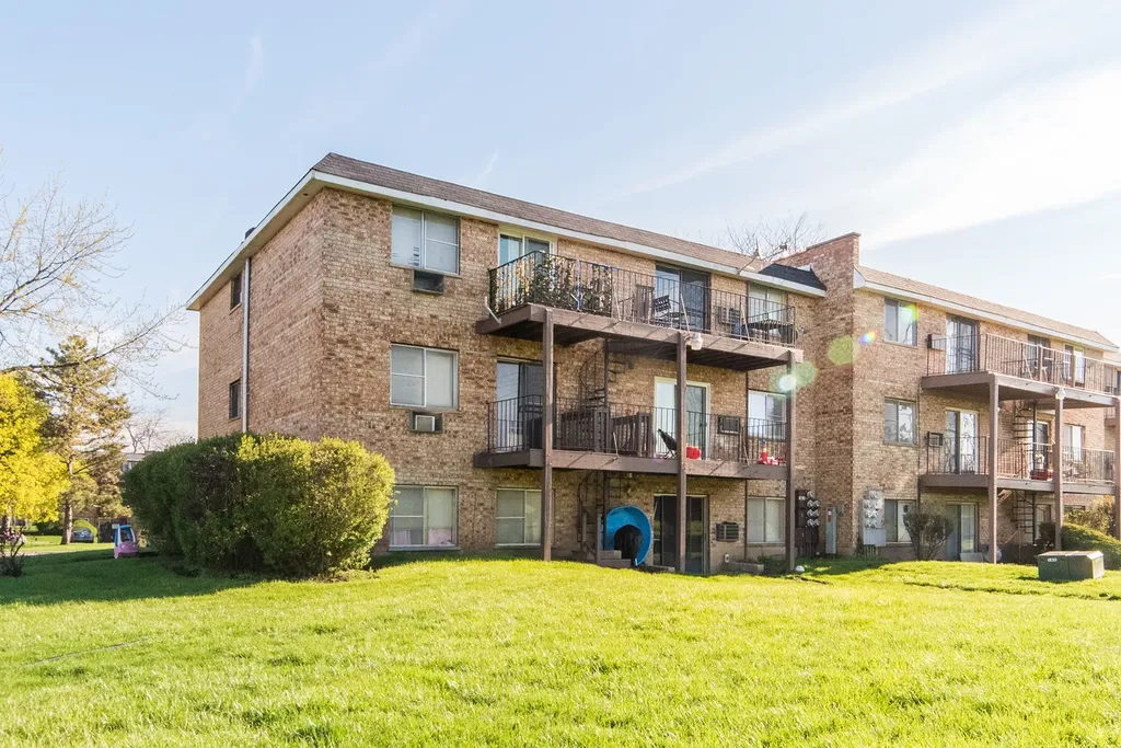 827 College Boulevard Addison IL 60101