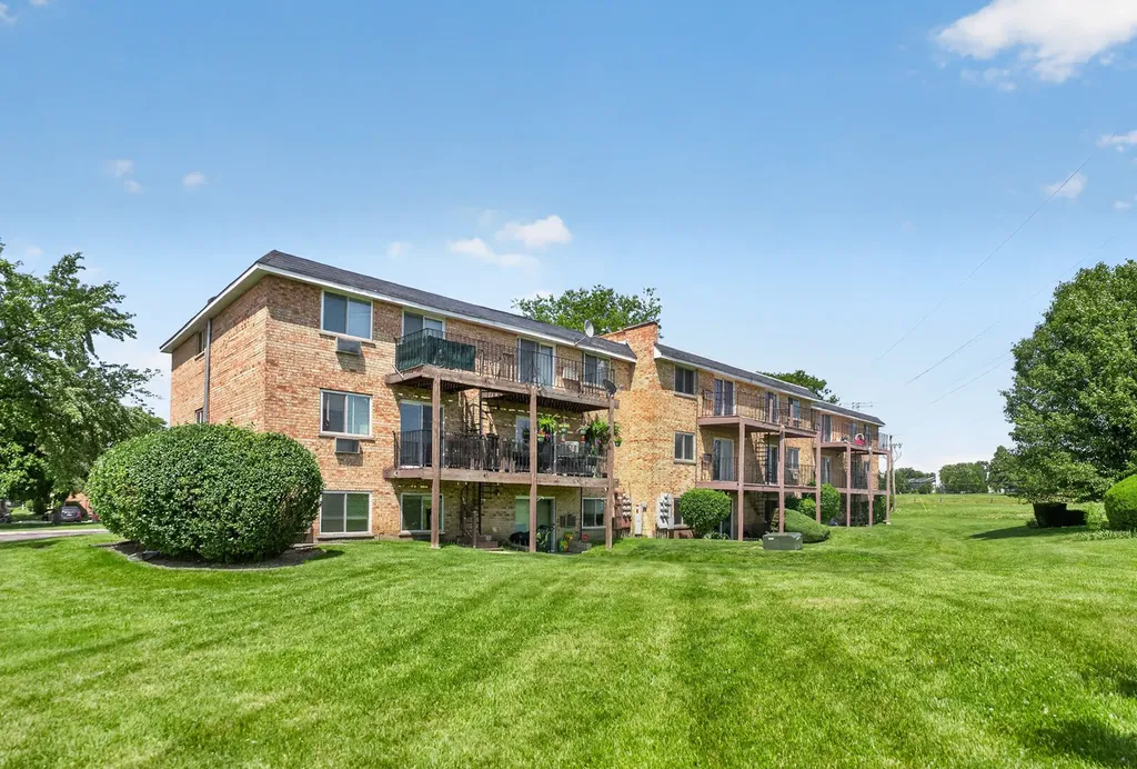 827 College Boulevard Addison IL 60101