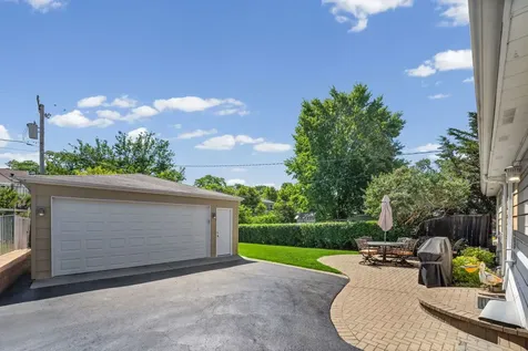 931 North Fernandez Avenue Arlington Heights IL 60004