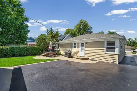 931 North Fernandez Avenue Arlington Heights IL 60004
