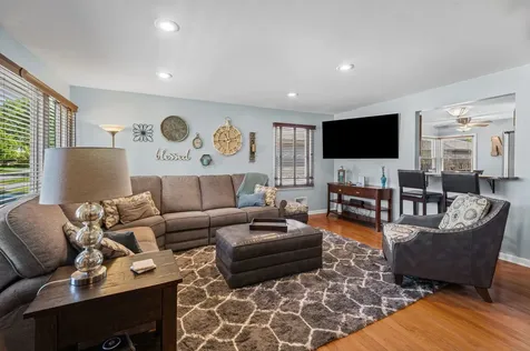 931 North Fernandez Avenue Arlington Heights IL 60004
