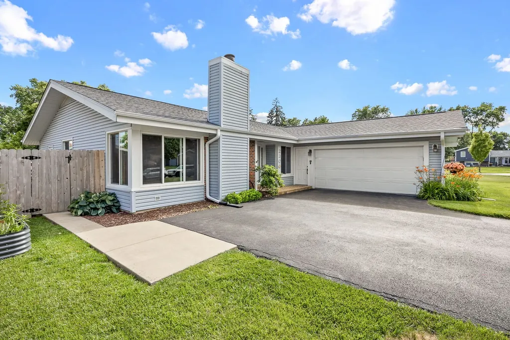 230 Plymouth Lane Bolingbrook IL 60440