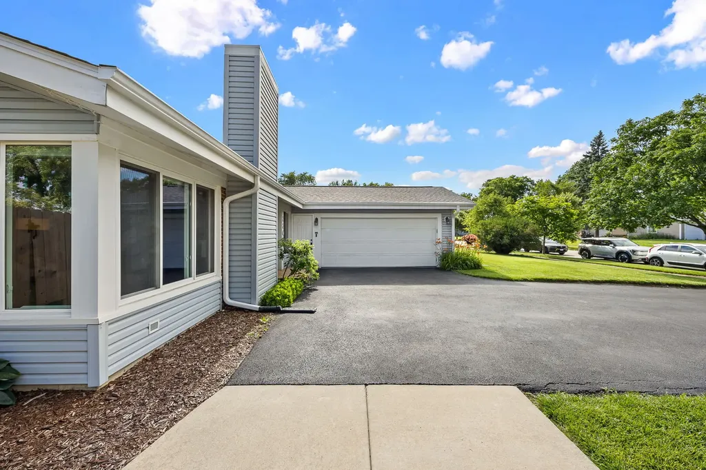 230 Plymouth Lane Bolingbrook IL 60440