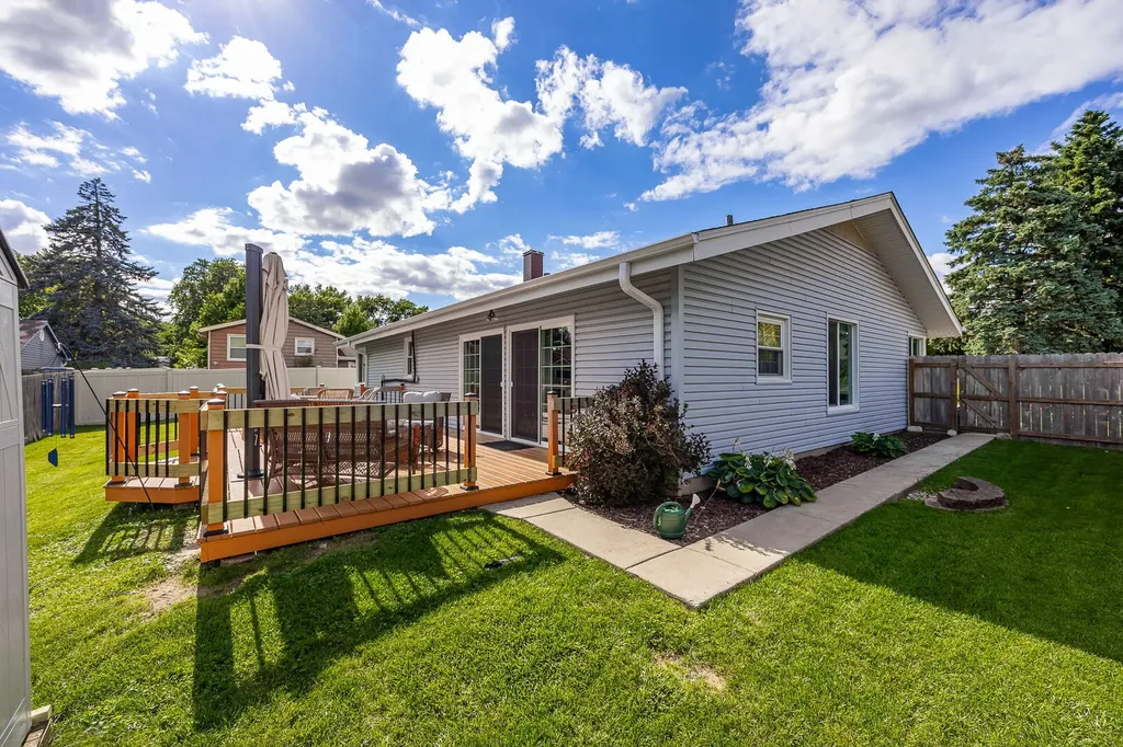 230 Plymouth Lane Bolingbrook IL 60440