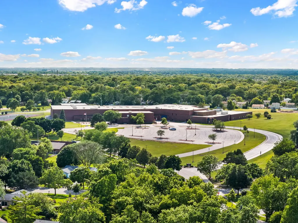 230 Plymouth Lane Bolingbrook IL 60440