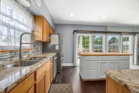 230 Plymouth Lane Bolingbrook IL 60440